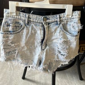 Garage size 7 ripped Jean shorts